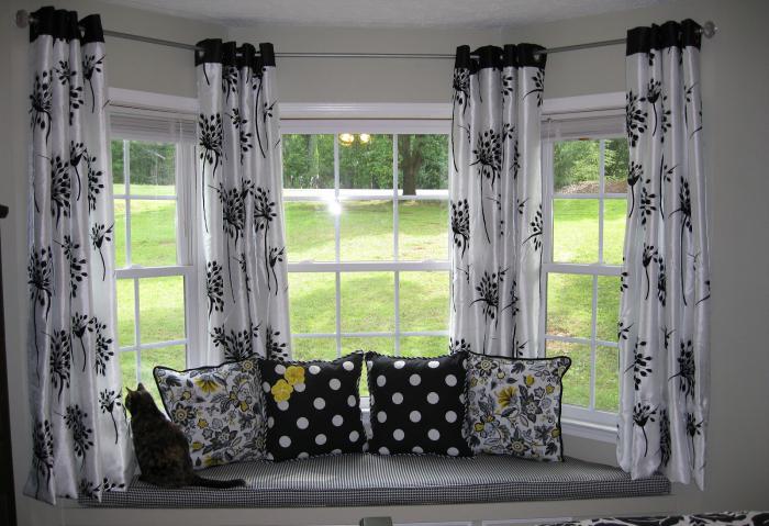 living room with bay window