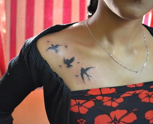 tattoo on the collarbone photo