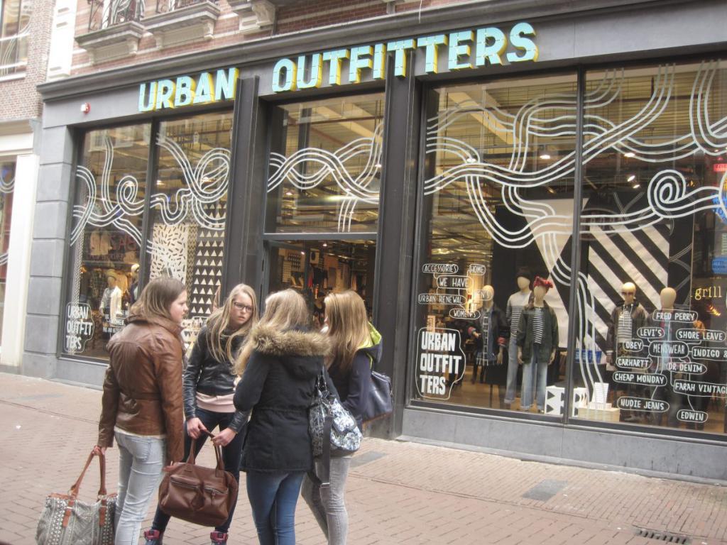 Покупка одежды в Амстердаме