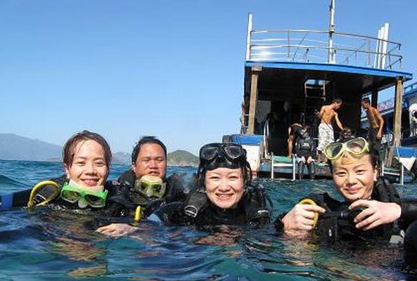 Подводное плавание на коралловых рифах в заливе Нячанг