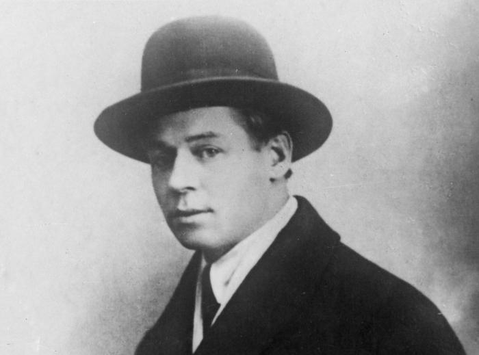 Sergey Aleksandrovich Yesenin Swan