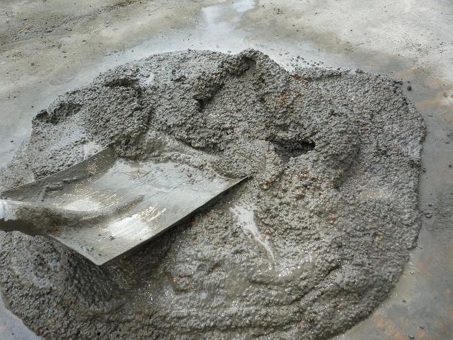 dry plaster cement-sand mixture