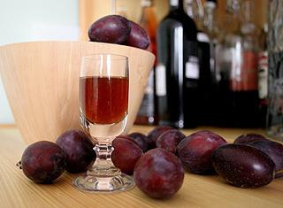 how to make plum brandy