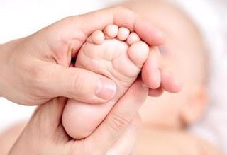 как делать массаж новорожденному