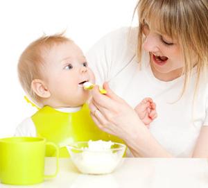 как научить ребенка жевать твердую пищу