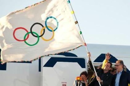 олимпийский флаг символизирует