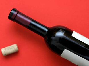 как открывать вино без штопора