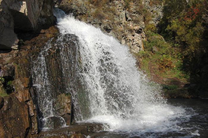 Камышлинский водопад Горный Алтай