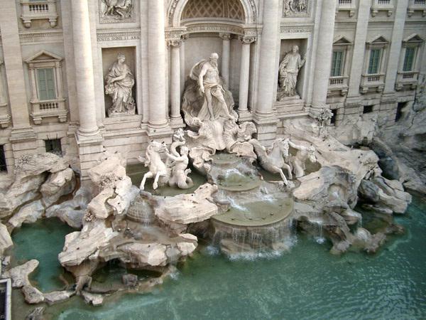 Trevi Fountain in Rome photo