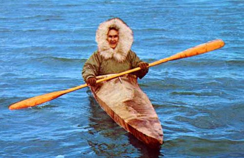 обтянутая кожей лодка эскимоса