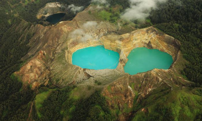 индонезия гора келимуту озера слез