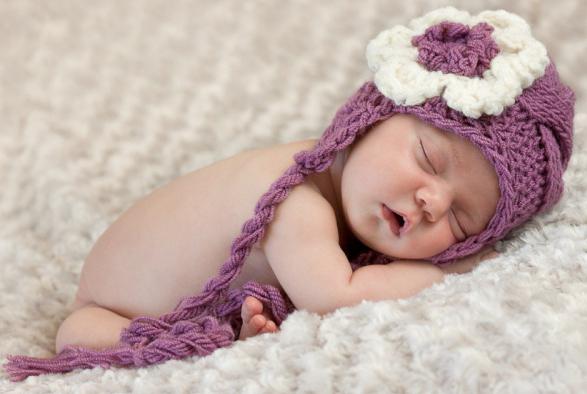 knit things for the newborn