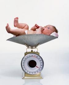 Сколько должен прибавить в весе новорожденный