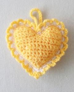 Crochet volumetric heart