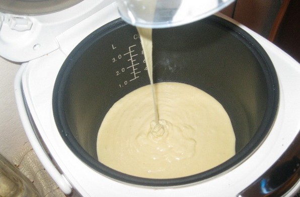 приготовление пирога в мультиварке
