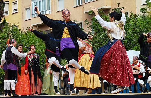 в каком регионе Испании зародился танец хота