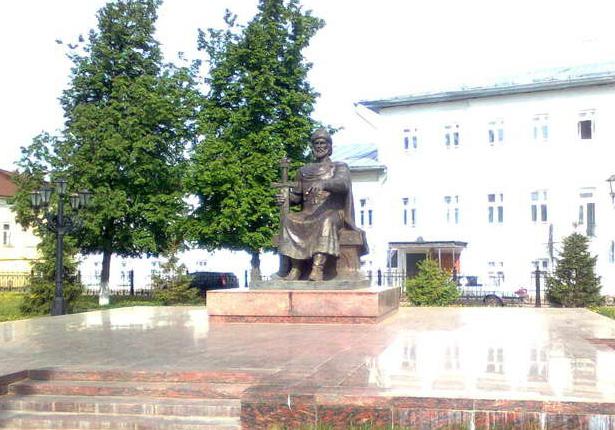 памятник Юрию Долгорукому в Костроме