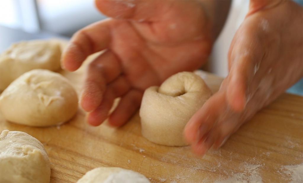 плюшки с сахаром из дрожжевого теста фото