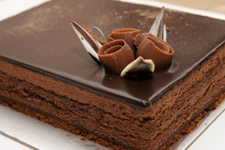 Торт по которому течет шоколад