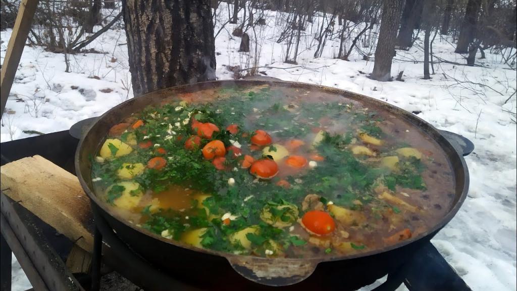  уха на костре в котелке рецепт