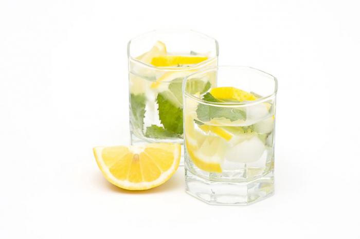 water with lemon and honey