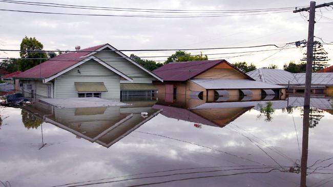 meaning of the word flood