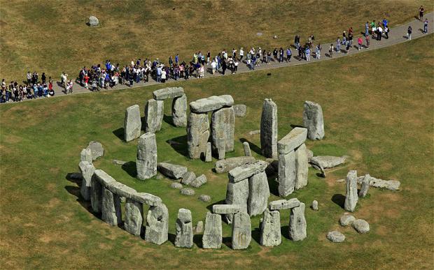 How to get to Stonehenge