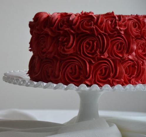 торт с красными розами