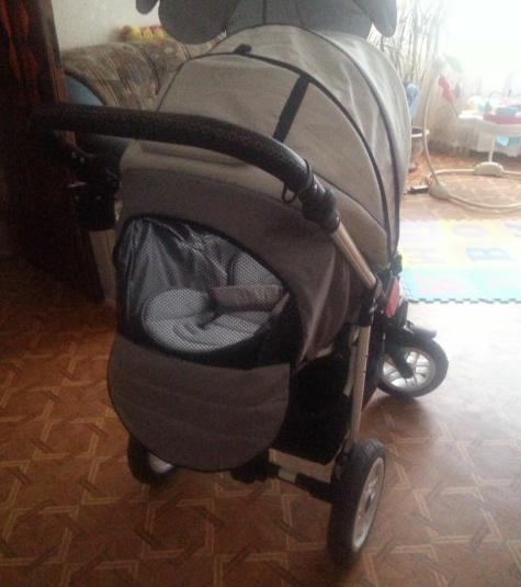 stroller camarelo