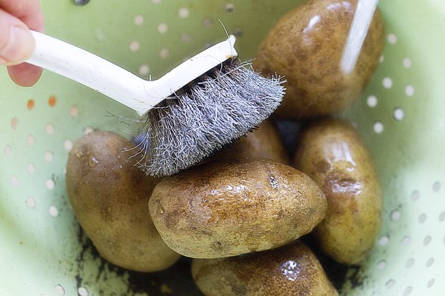 Приготовление картофеля в мундирах