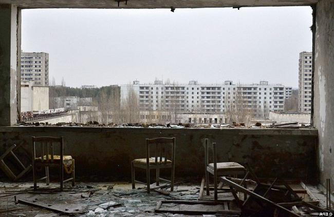 Взорвалась Чернобыльская АЭС