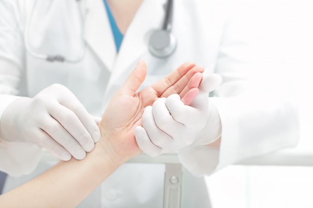Отслаивается ноготь на руке: возможные причины, особенности ногтевой пластины, способы лечения, полезные советы от специалистов