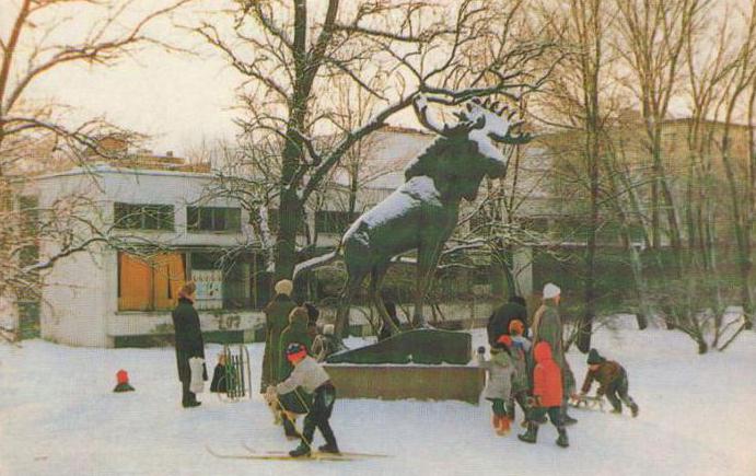 monument moose sculpture vyborg