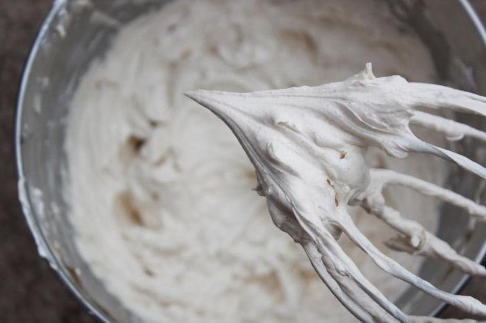 cream meringue swiss
