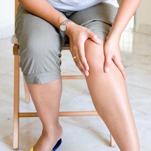 Боль в коленном суставе при приседании лечение народными средствами thumbnail