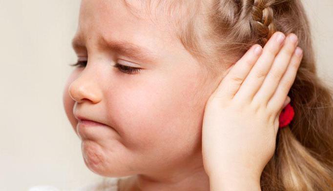 Чем закапать ребенку ухо если болит в домашних условиях thumbnail