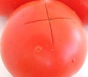 как снять кожуру с помидора