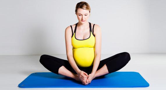 Йога в гамаках и беременность
