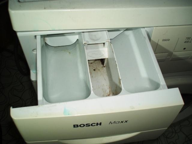 стиральная машина течет снизу во время стирки