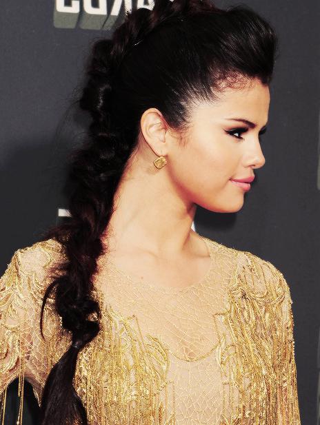 hairstyles Selena Gomez photo