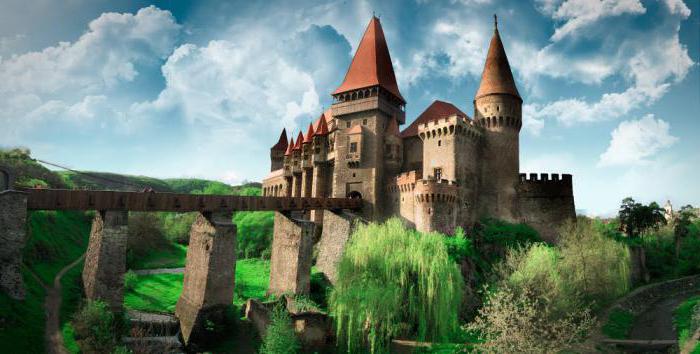 замок Корвинов в Румынии