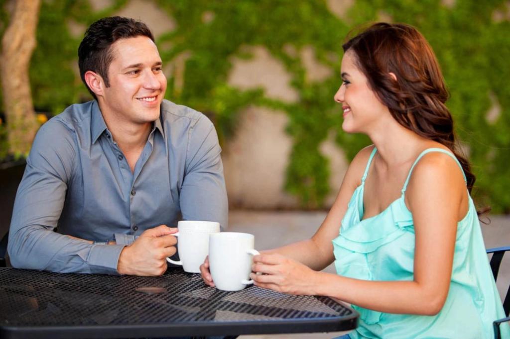 Разговор мужчины и женщины. Мужчина и женщина беседуют. Парень и девушка беседуют в кафе. Мужчина и женщина за столиком.