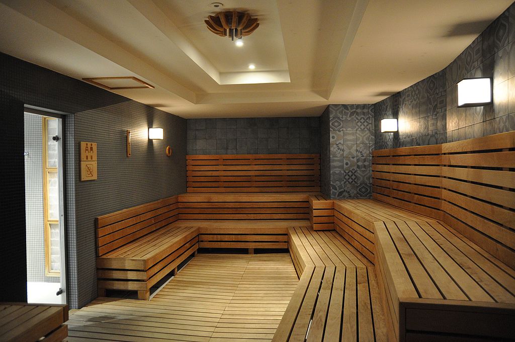 Sauna in the pool