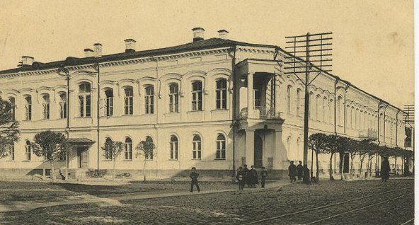 Старое фото здания музея