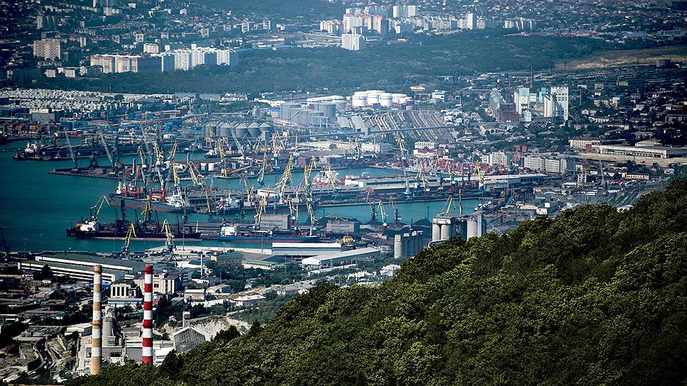 Нмтп форум. Морской порт Новороссийск. Торговый порт Новороссийск. Novorossiysk commercial Sea Port. Новороссийский морской торговый порт фотографии.