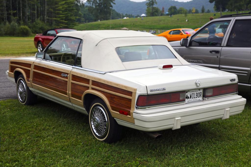 Кабриолет Chrysler LeBaron Town 1986 года