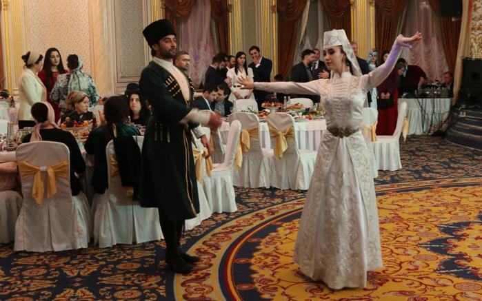 Танец молодоженов в Ингушетии