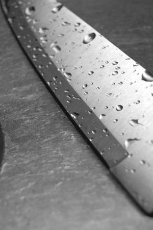 кухонный нож из булатной стали