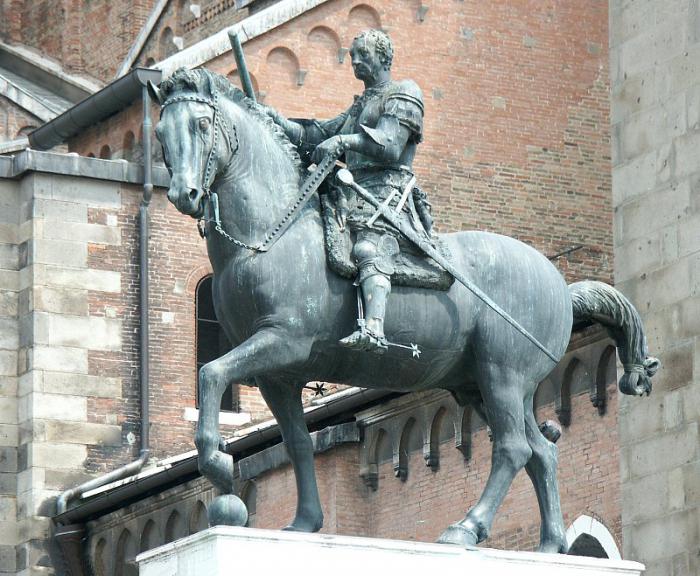 equestrian statue of condottier hattamelata