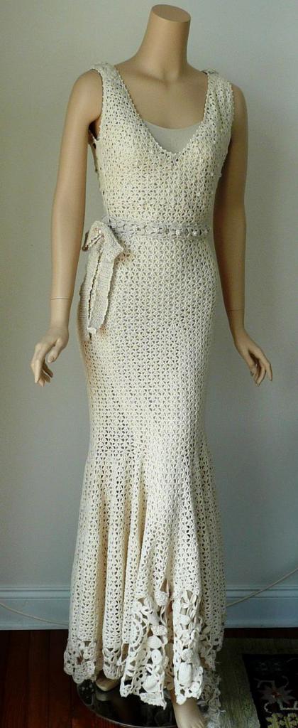 Openwork dress for a girl